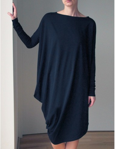 Černé asymetrické šaty